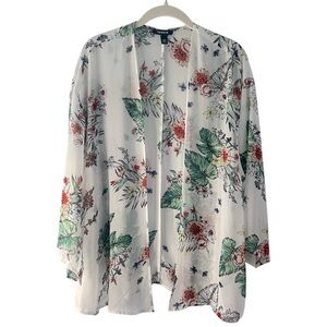 Torrid Dainty White Floral Kimono Open Front Coverup Shirt Size 1/2 18/20